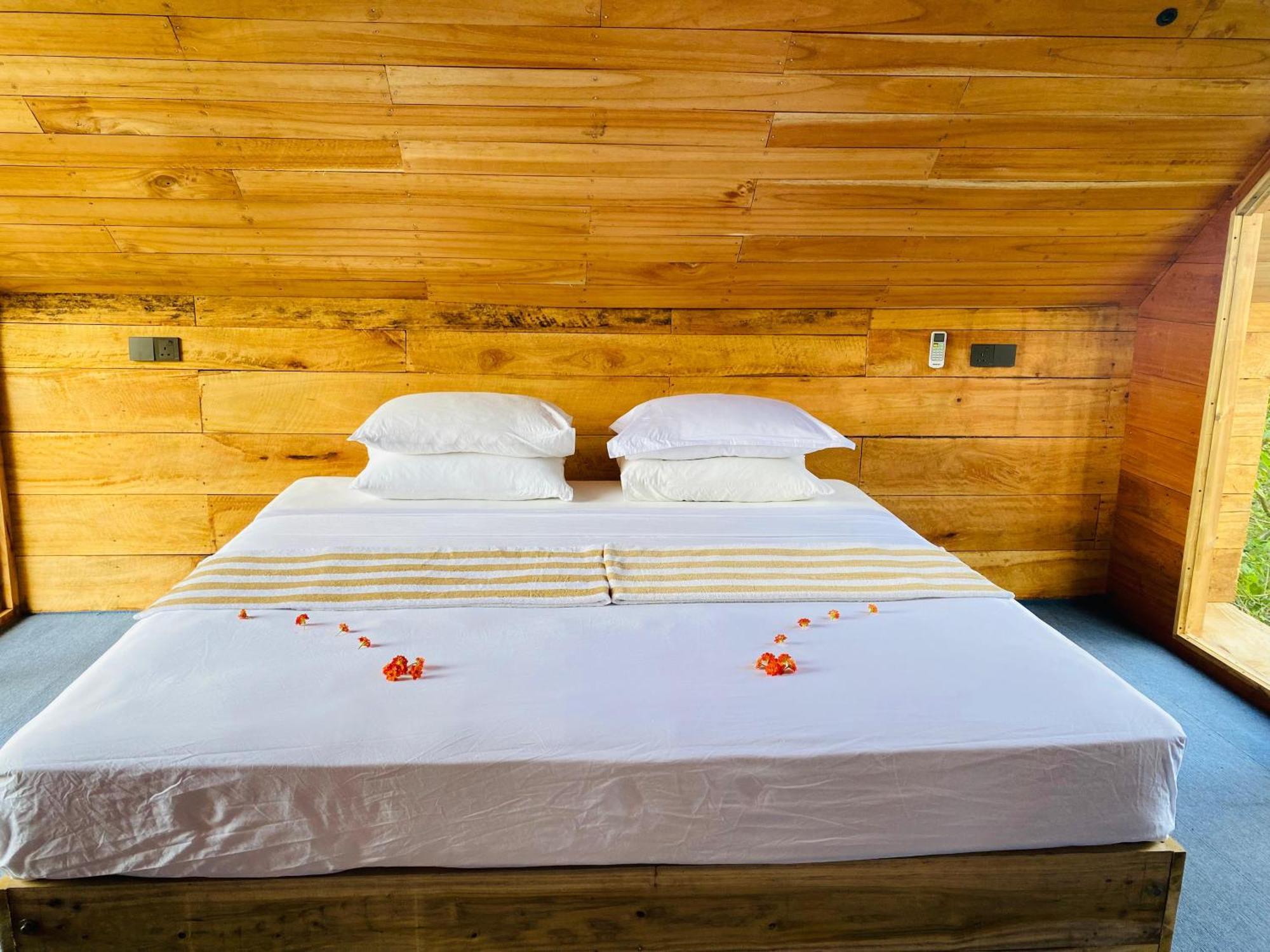 Mamba Yala Hotel Tissamaharama Bagian luar foto