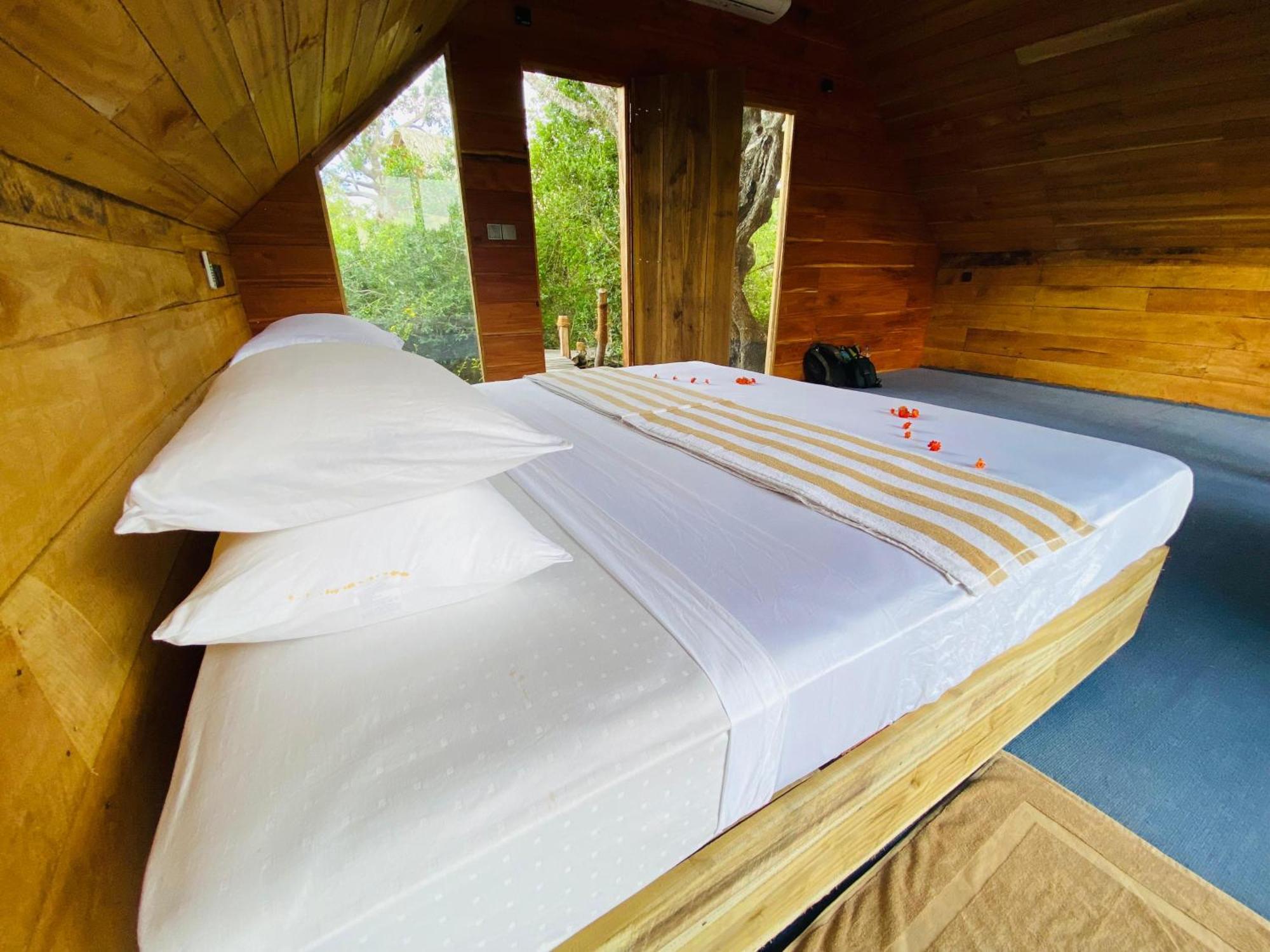 Mamba Yala Hotel Tissamaharama Bagian luar foto