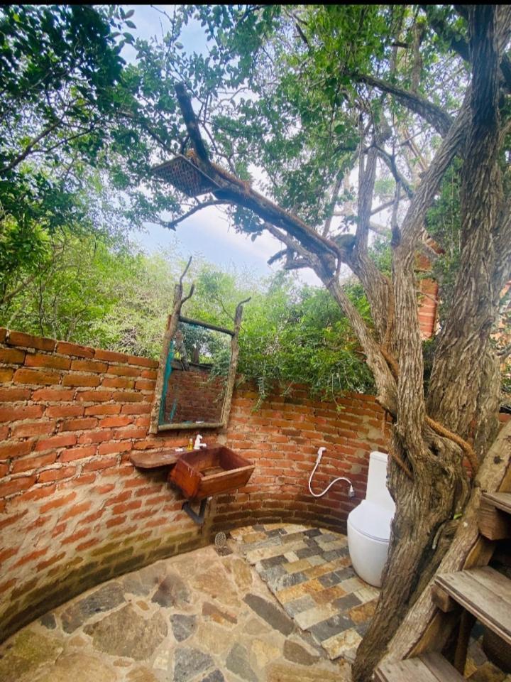 Mamba Yala Hotel Tissamaharama Bagian luar foto